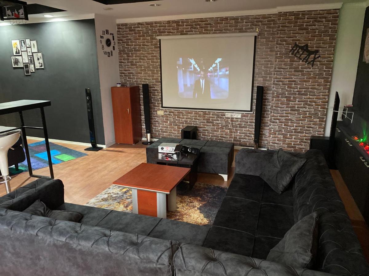 Cinehome Apartment *